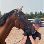 Lily Oneil - Facebook