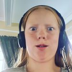 lily Sutherland - @corgicuddles17 - Instagram