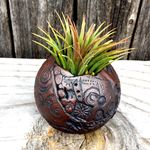 Linda Embrey Neubauer - @lindaneubauerpottery - Instagram