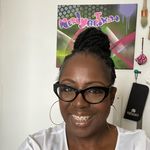 Linda Manns - @nerdyartmom - Instagram