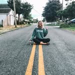 Lindsay Case - @champagneandbluejeans - Instagram