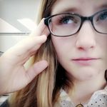 Lindsay Caster - @caspertheintrovert - Instagram