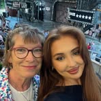 Lindsay Dearing - Facebook