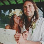 Lindsay Obrien - @yogi_for_a_paws - Instagram