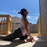 Lindsay - @lindsaysheayoga - Instagram