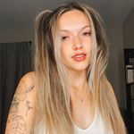Lindsay Strong - @spookylinds - Instagram