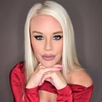 Lindsay Townsend - @lindsaycollene - Instagram