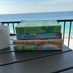 Lindsay Craddock - @linds.booklife - Instagram