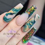Lindsey Thomson - @love_thy_nails_by_lindsey - Instagram