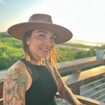 Lindsey Wright - @l.mskifree - Instagram