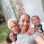 Lindy Harris - @lindy_lou25 - Instagram