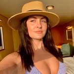 Lins - @linsey.brown - Instagram