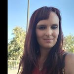 Linzi Jones - @linzi2020 - Instagram