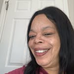 Lisa Agnew - @lizzyshousereacts - Instagram
