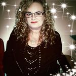 Lisa Ahearn - @80s_chick_52 - Instagram
