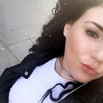 Lisa Beacham - @lisabeacham97 - Instagram