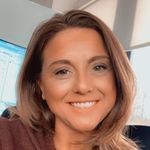 Lisa Bennington - @lisa_bennington - Instagram