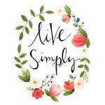 Lisa Button - @2_live_simply - Instagram