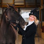 Lisa Challenger - @bluemoonfarmsliving - Instagram