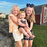 Lisa Charney Mong - @kissandtell_16 - Instagram
