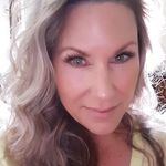 Lisa Earle - @pitty.rescue.mom - Instagram