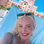 Lisa Fredricks - @ayam_ice2 - Instagram