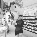 Lisa Kling - @live_laugh_breath_liza - Instagram