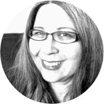 Lisa Mistry - @momokitty66 - Instagram