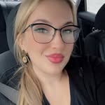 Lisa Pérez - @pageswithperez - Instagram