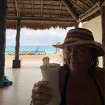 Lisa Petrone - @lisavirgi69 - Instagram