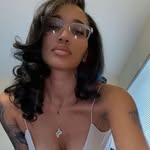 McQueen Elizabeth - @lisa_rodney33 - Instagram