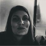 Lisa Rowlands - @essandelle - Instagram
