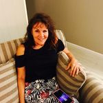 Lisa Kell - @lisa.vankirk.7 - Instagram