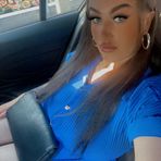 Dee Livia Webb - Facebook