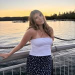 Liz Brooks - @lizzbrookss - Instagram
