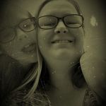 Liz Chambers - @liz.chambers.737 - Instagram