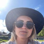 Liz Dempsey - @just_flickinthrough - Instagram