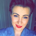 Lizzie Farrow - @readingwithliz - Instagram