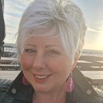 Liz Flint - @lizzief24 - Instagram