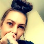 Liz Holmes - @liz.holmes.750983 - Instagram