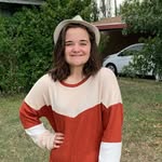 Liz Holmes - @its_liz_32 - Instagram