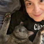 Liz Langley - @irregularholes - Instagram
