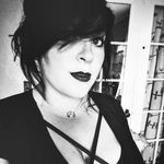 Liz Larkin - @a.p.o.c.a.l.y.z - Instagram