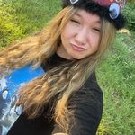 Elizabeth LeDuc - @lizzard_breath25 - Instagram