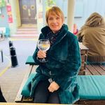 Liz Saunders - @liz.saunders.3785 - Instagram