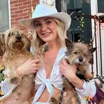 Liz Shields - @lizzshields - Instagram