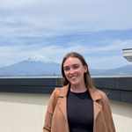 Elizabeth - @_lizsimmonds - Instagram