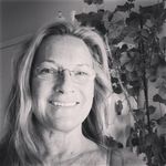 Liz Travis - @lizzardlaw - Instagram