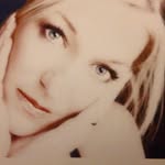 Liz Beasley - @lizzybeeneas - Instagram