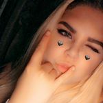 Lizzy Hendrix ♈️ - @lizmonster1999 - Instagram